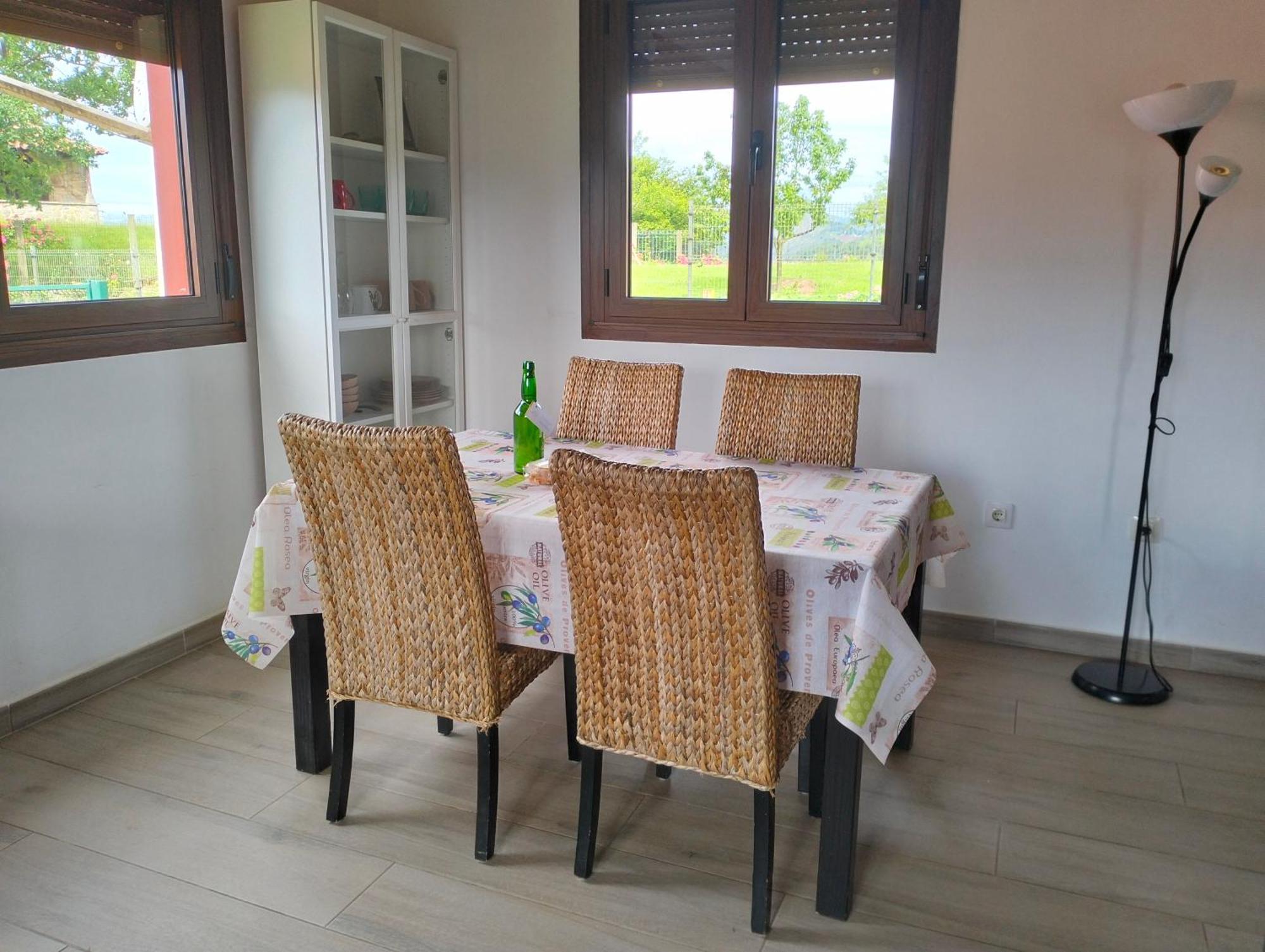 La Casa De Nuria Guest House กังกัส เด โอนิส ภายนอก รูปภาพ