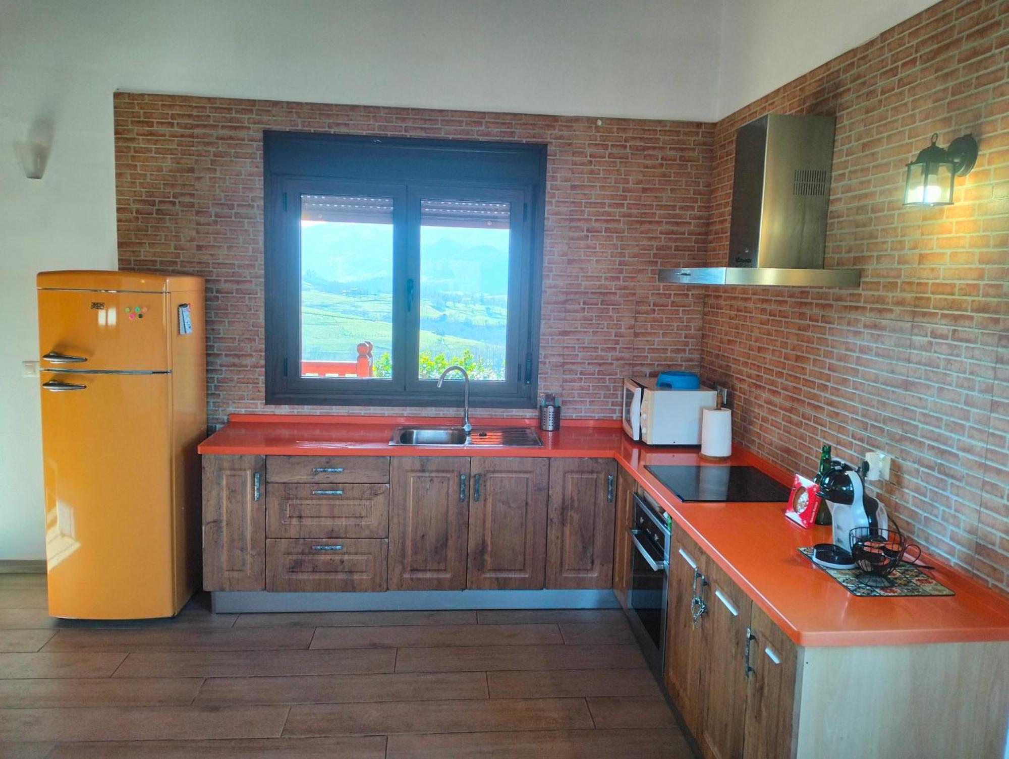 La Casa De Nuria Guest House กังกัส เด โอนิส ภายนอก รูปภาพ